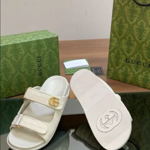 Gucci Sandal with Buckles - SG16