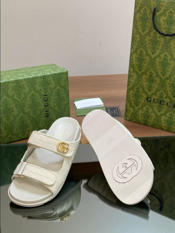 Gucci Sandal with Buckles - SG16