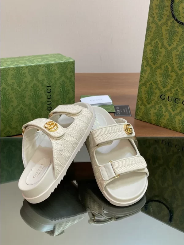 Gucci Sandal with Buckles - SG16