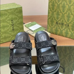 Gucci Sandal with Buckles - SG17