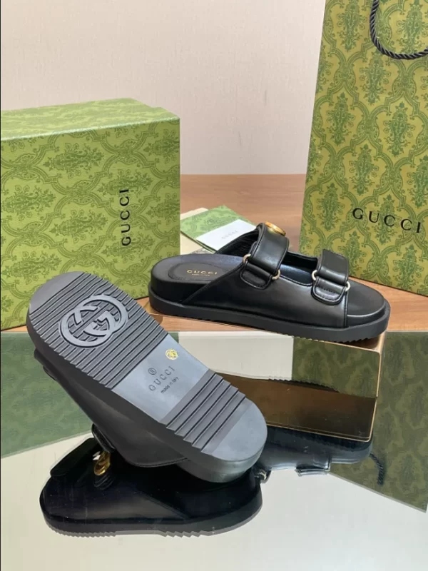 Gucci Sandal with Buckles - SG18