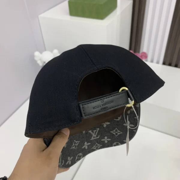 Louis Vuitton Cap - LCH46