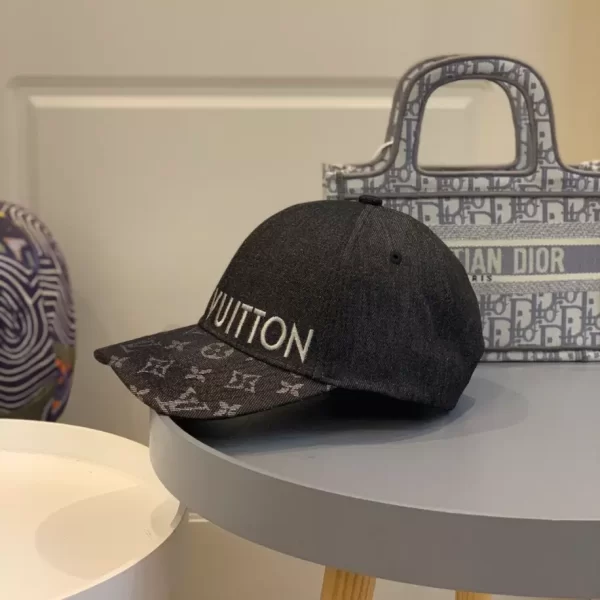 Louis Vuitton Cap - LCH41