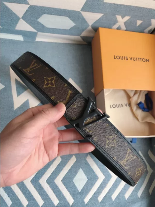 Louis Vuitton Belt - LB31