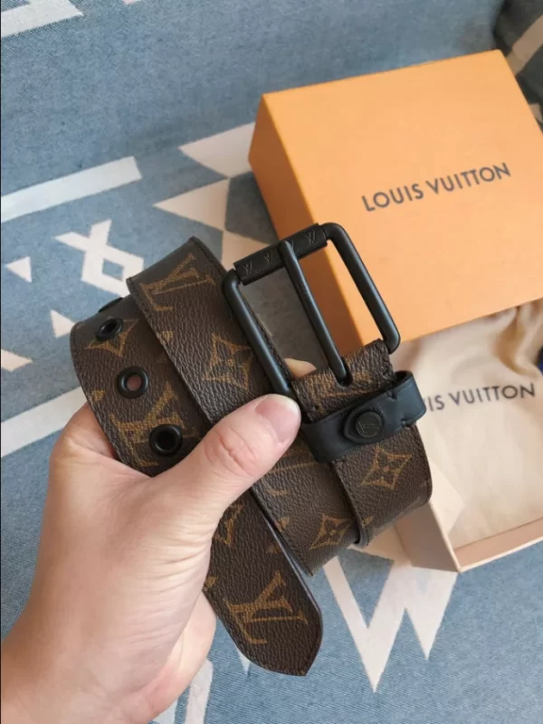 Louis Vuitton Belt - LB27