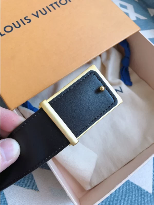 Louis Vuitton Belt - LB21