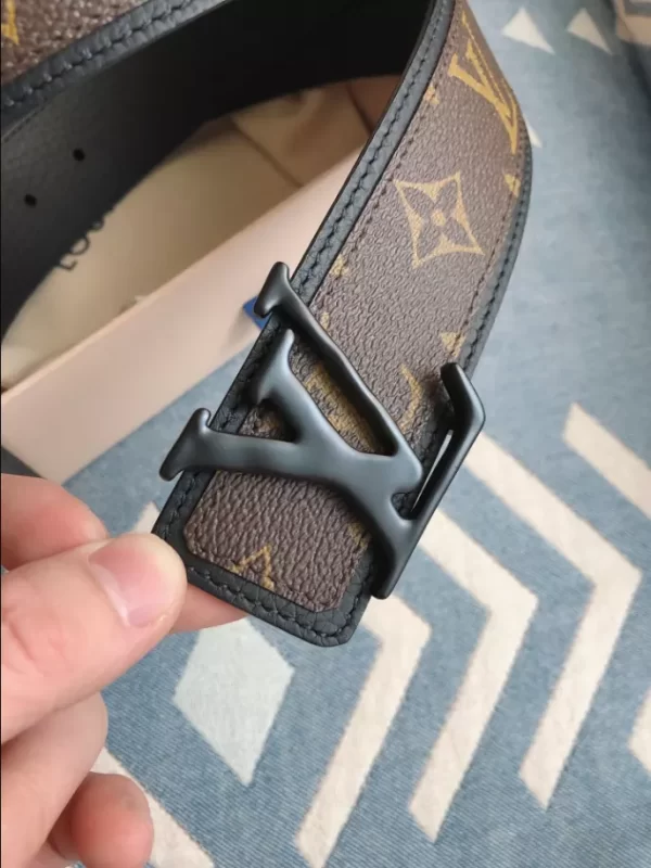 Louis Vuitton Belt - LB31