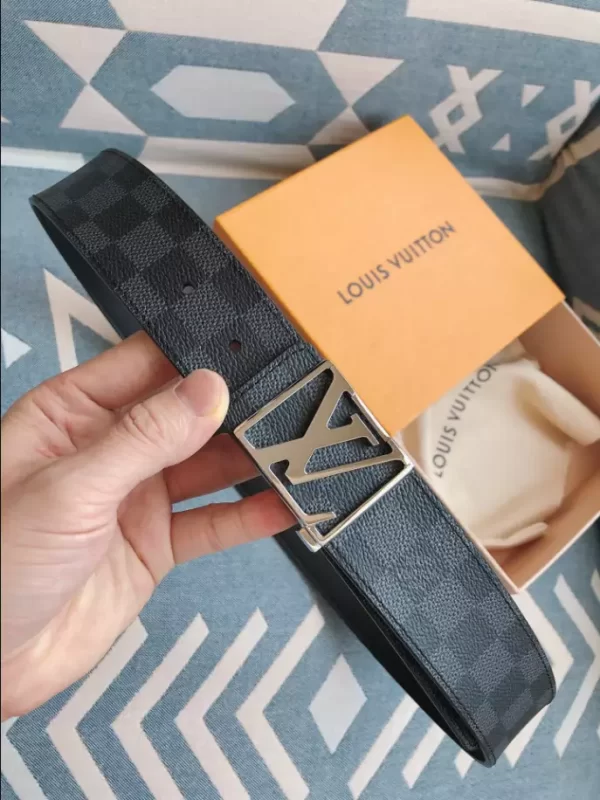 Louis Vuitton Belt - LB19