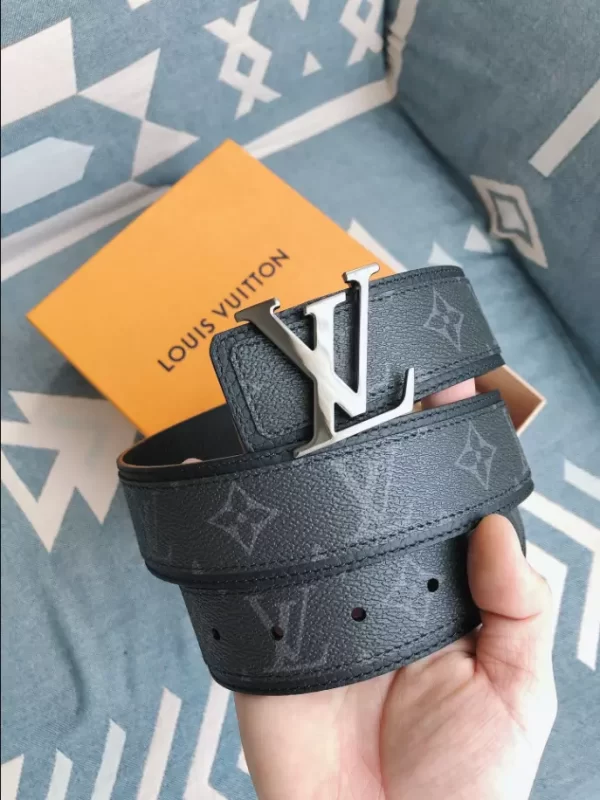 Louis Vuitton Belt - LB30