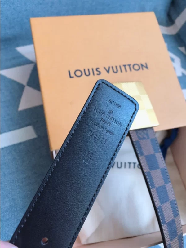 Louis Vuitton Belt - LB21