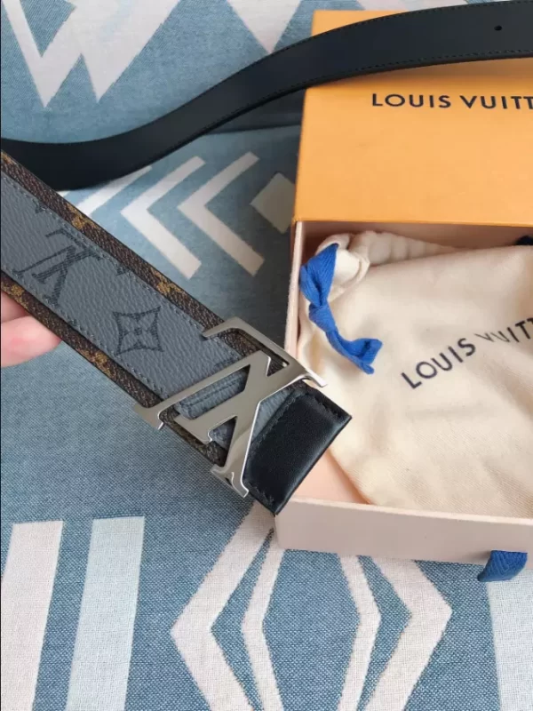 Louis Vuitton Belt - LB52