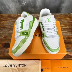 Louis Vuitton Trainer Sneaker - LS198