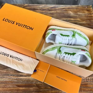 Louis Vuitton Trainer Sneaker - LS198