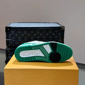 Louis Vuitton Trainer Sneaker - LS200