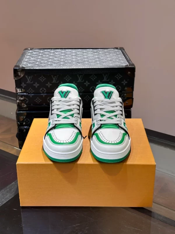 Louis Vuitton Trainer Sneaker - LS200