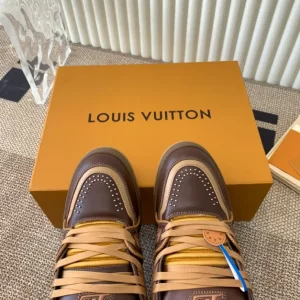 Louis Vuitton Trainer Sneaker - LS201