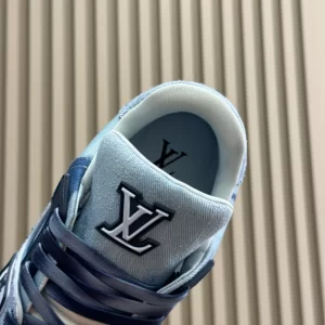 Louis Vuitton Trainer Sneaker - LS209