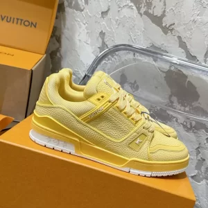 Louis Vuitton Trainer Sneaker - LS214