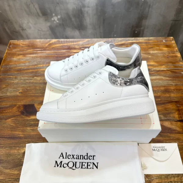 Alexander McQueen Oversized Sneaker - AS15