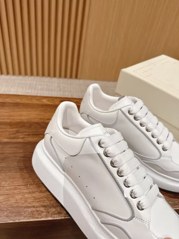 Alexander McQueen Oversized Sneaker - AS16