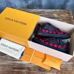 Louis Vuitton Trainer Sneaker - LS215