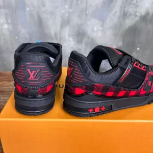 Louis Vuitton Trainer Sneaker - LS215