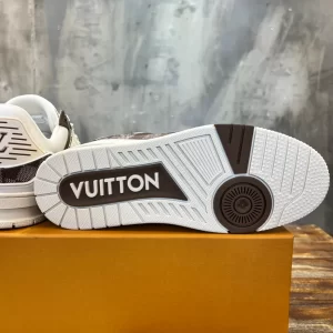 Louis Vuitton Trainer Sneaker - LS216