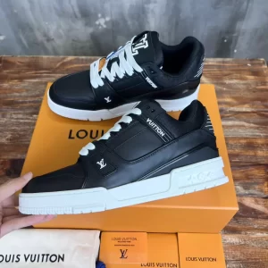 Louis Vuitton Trainer Sneaker - LS224