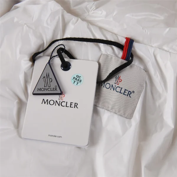 Moncler Jacket - MK39