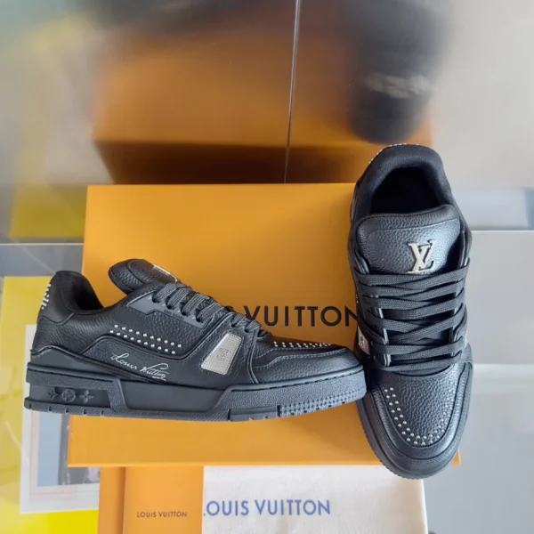 Louis Vuitton Trainer Sneaker In Black - LS235