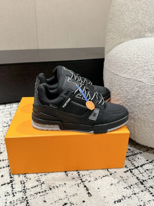 Louis Vuitton Trainer Sneaker In Black - LS241