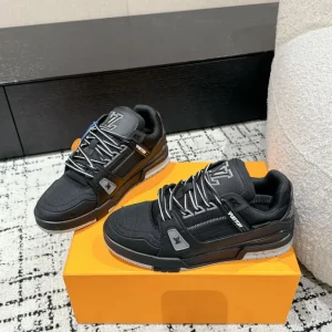 Louis Vuitton Trainer Sneaker In Black - LS241