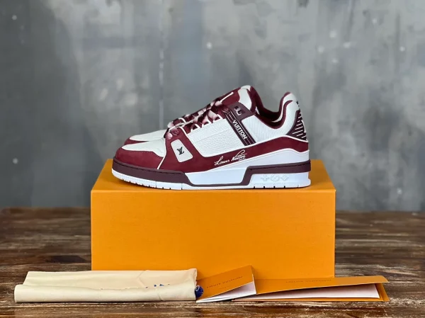 Louis Vuitton Trainer Sneaker In Bordeaux - LS239