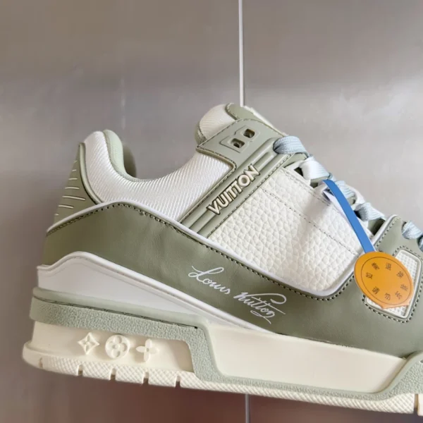 Louis Vuitton Trainer Sneaker In Green - LS237