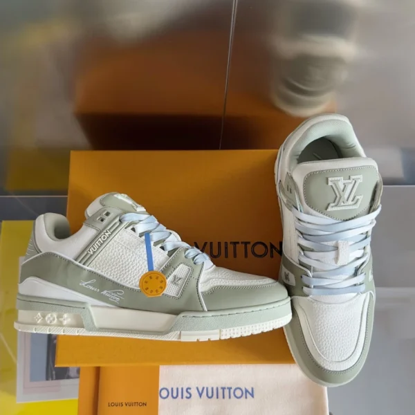 Louis Vuitton Trainer Sneaker In Green - LS237