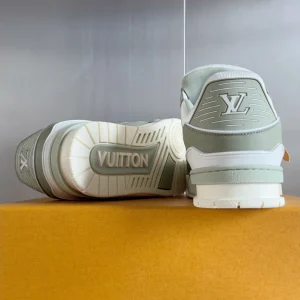 Louis Vuitton Trainer Sneaker In Green - LS237