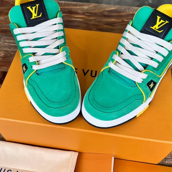 Louis Vuitton Trainer Sneaker - LS245