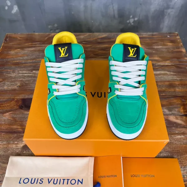 Louis Vuitton Trainer Sneaker - LS245