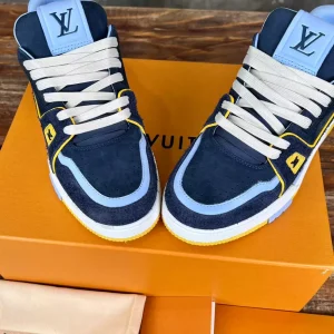 Louis Vuitton Trainer Sneaker - LS246