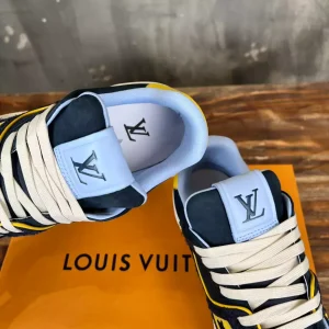 Louis Vuitton Trainer Sneaker - LS246