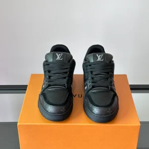 Louis Vuitton Trainer Sneaker - LS251