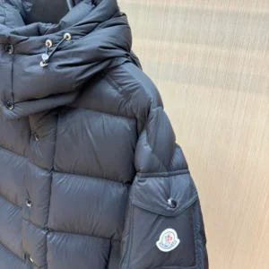 Moncler Down Jacket - MK087