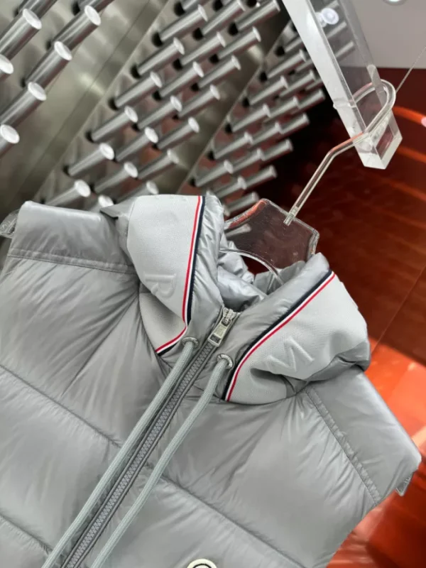 Moncler Down Vest - MK082