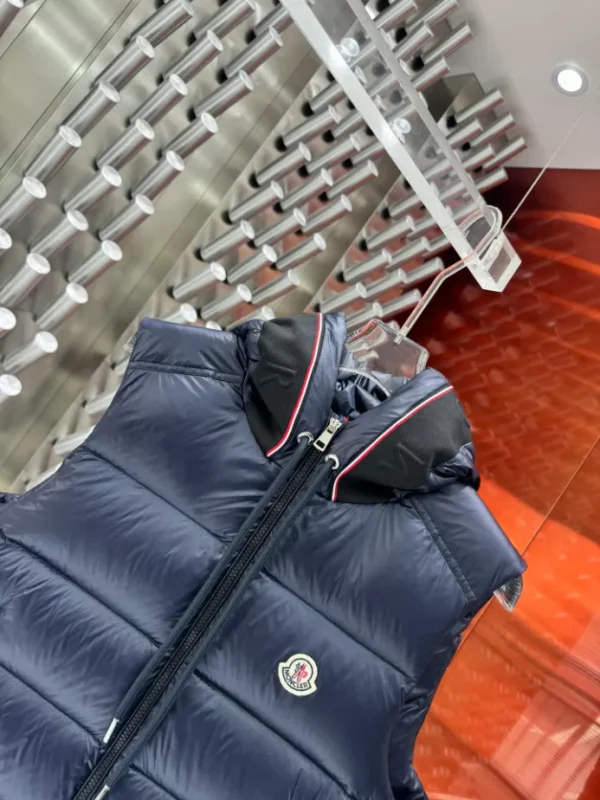 Moncler Down Vest - MK083