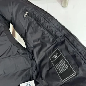 Moncler Down Vest - MK085