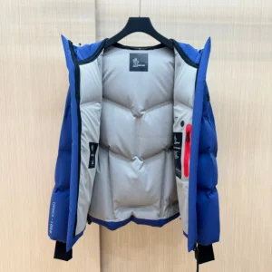 Moncler Jacket - MK071