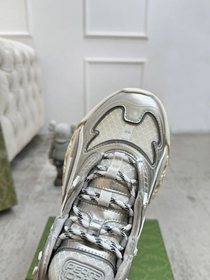 Gucci Cub3d Trainer Sneaker in Grey and White - CS114