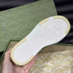 Women's Gucci Re-Web Sneakers - CS122