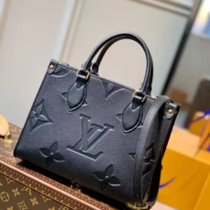 Louis Vuitton OnTheGo PM - L18
