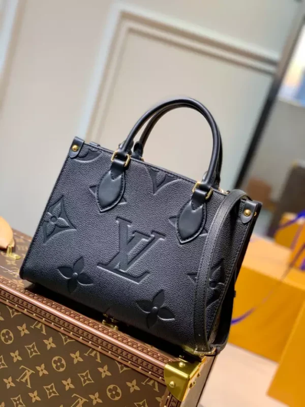 Louis Vuitton OnTheGo PM - L18